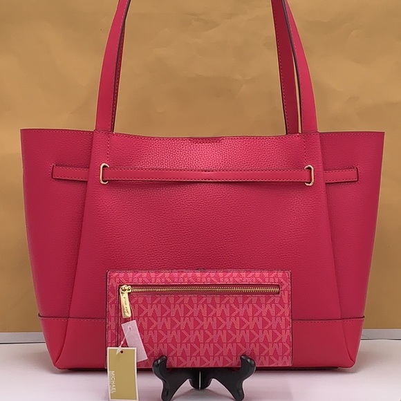 MICHAEL KORS
Reed Large Leather Belted 
Shoulder Handbag & Large
Snap Wallet - Picture 2 of 16